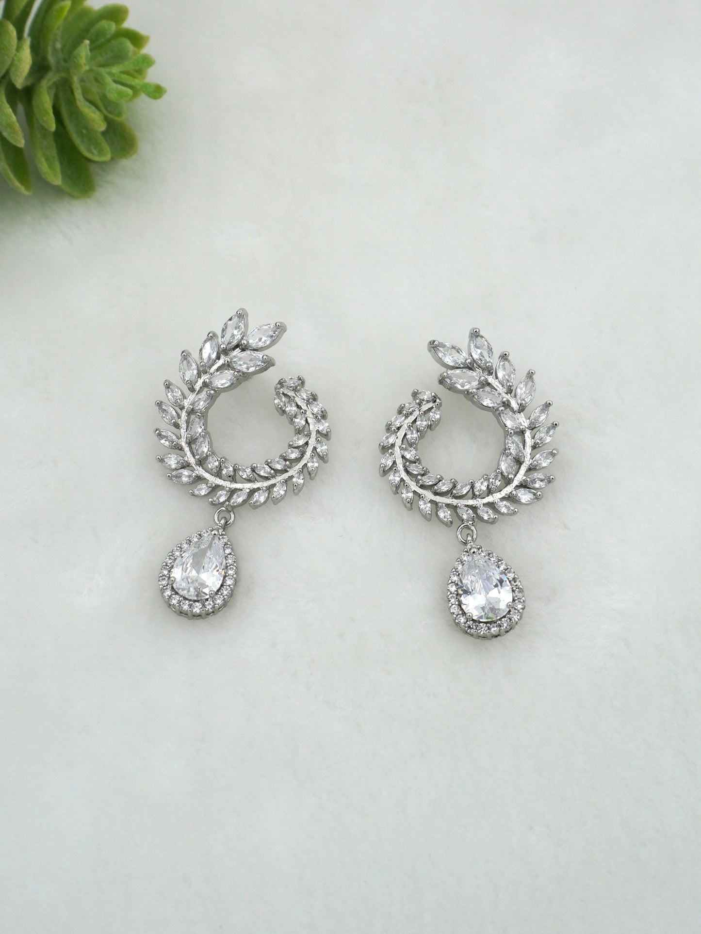 WHITE GIGI ZIRCONIA EARRINGS