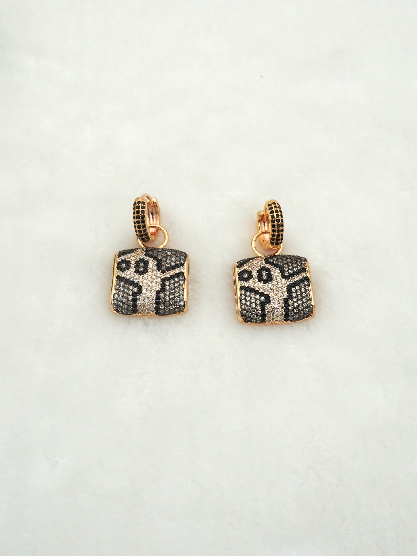 GOLD LEOPARD4 ZIRCONIA EARRINGS