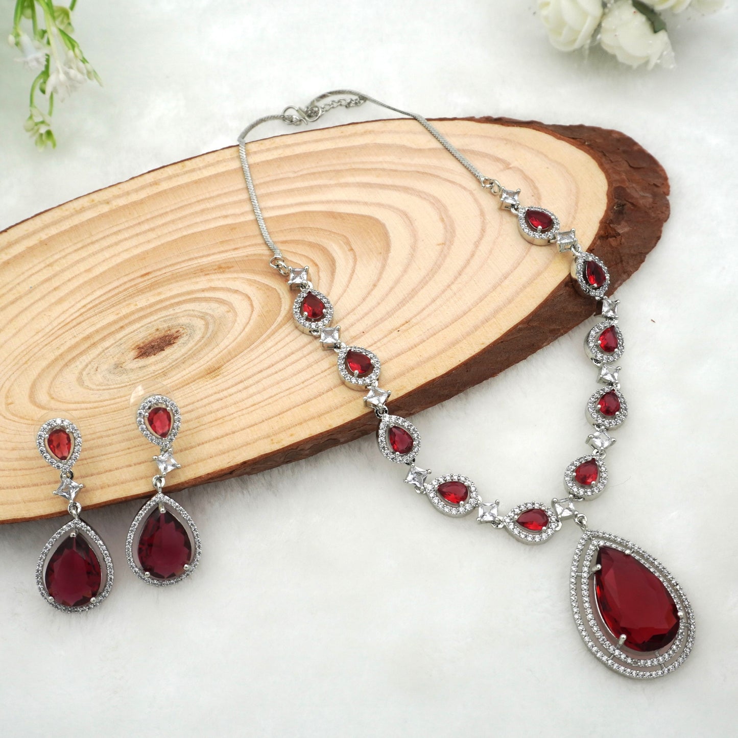 RUBY RIHANNA NECKLACE SET