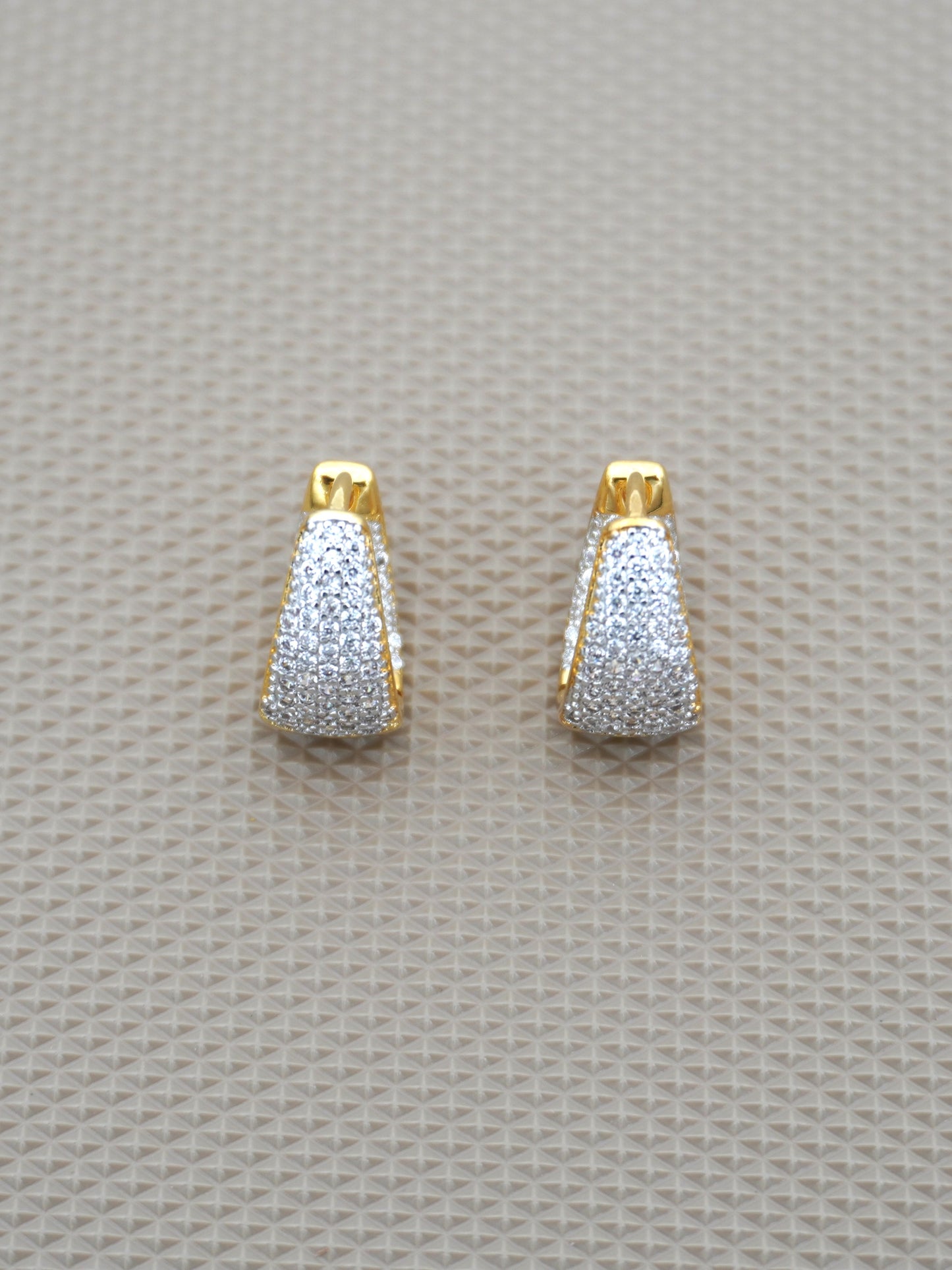 WHITE CYRA ZIRCONIA HOOPS