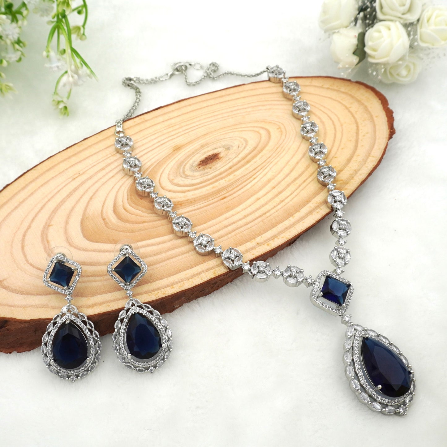 NAVY LISA NECKLACE SET