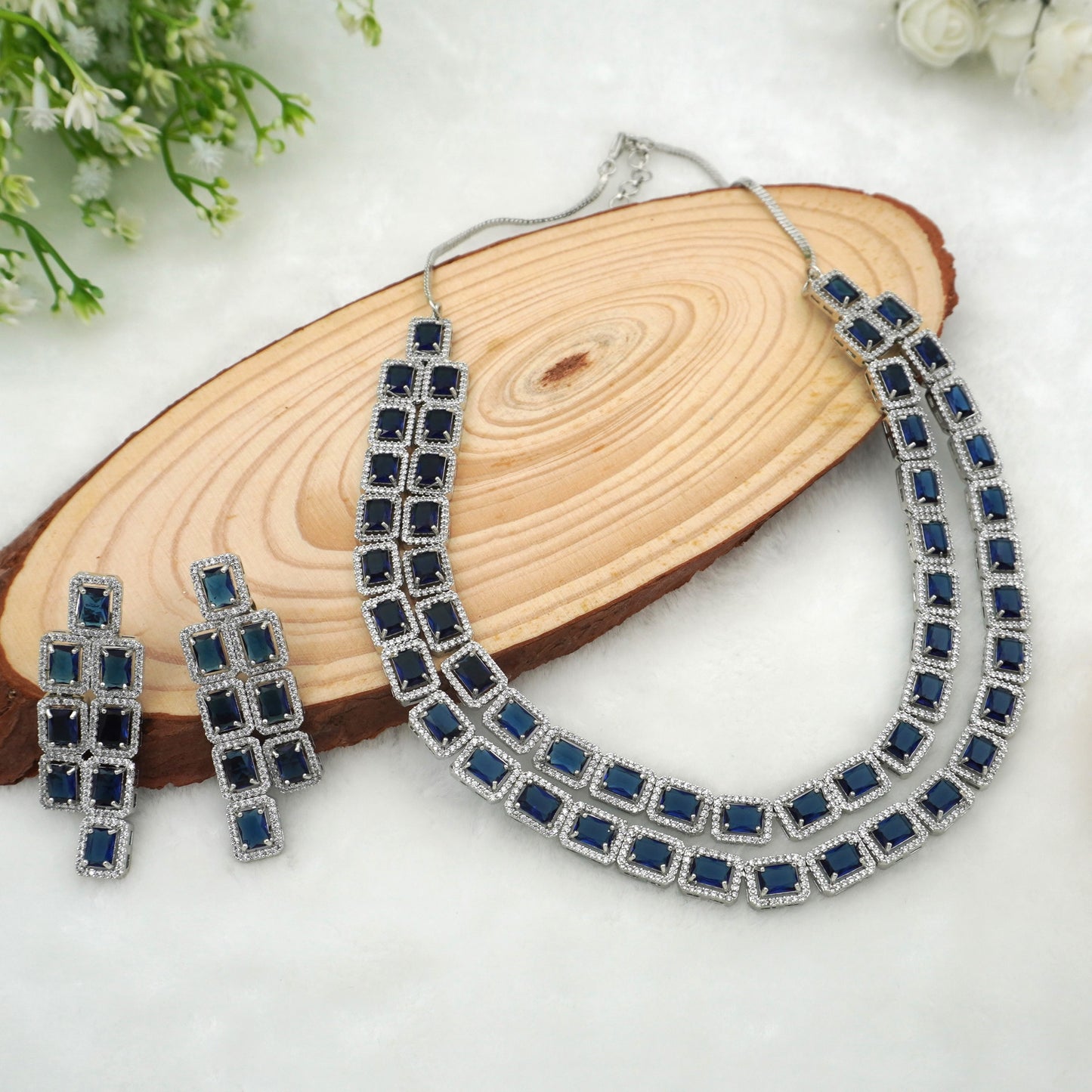 NAVY LAURA NECKLACE SET