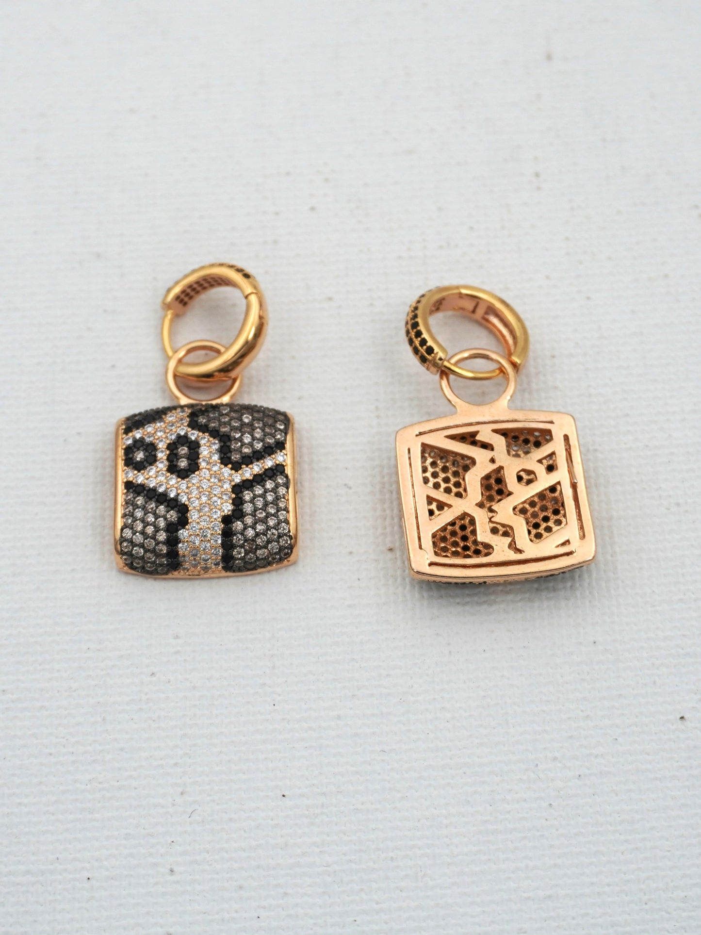 GOLD LEOPARD4 ZIRCONIA EARRINGS