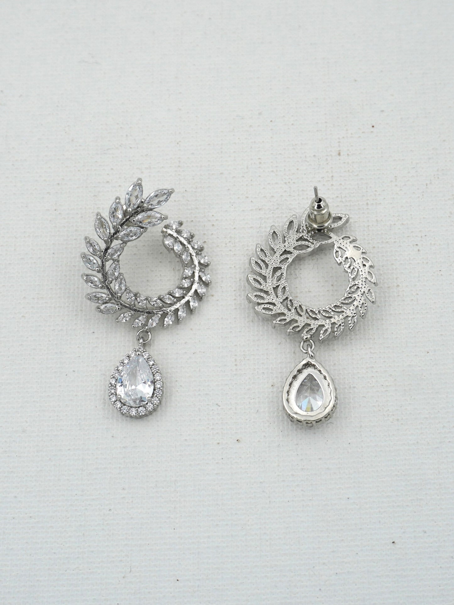 WHITE GIGI ZIRCONIA EARRINGS