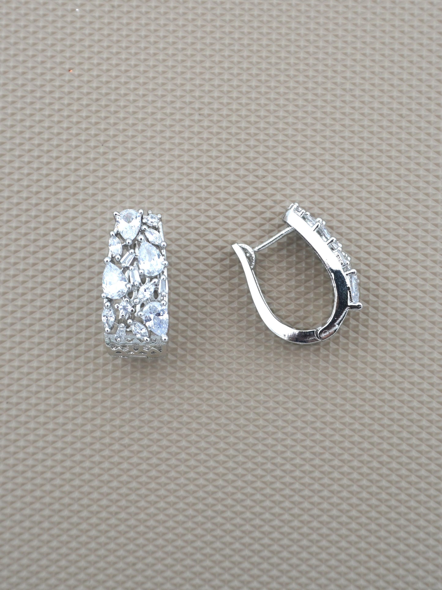 SILVER RANA ZIRCONIA EARRINGS