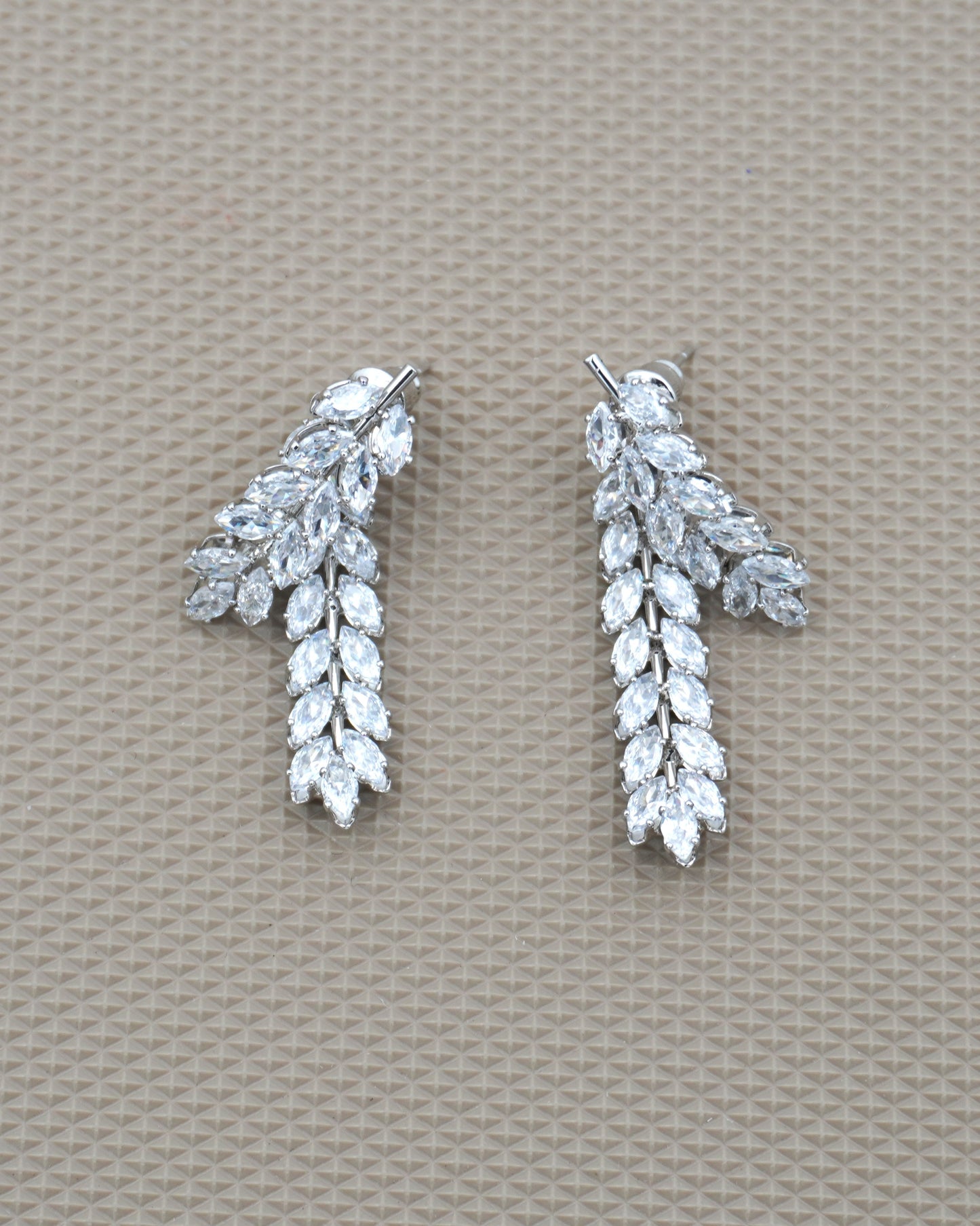 WHITE ARIANA ZIRCONIA EARRINGS