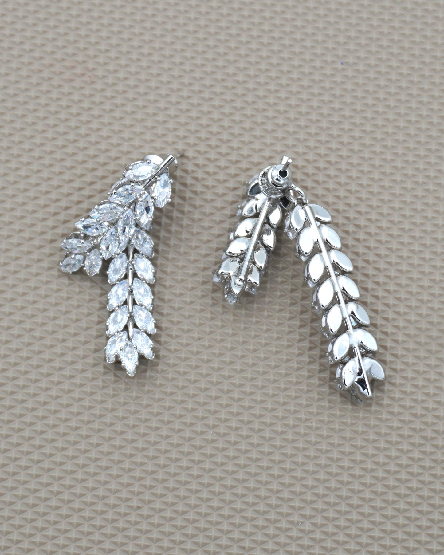 WHITE ARIANA ZIRCONIA EARRINGS