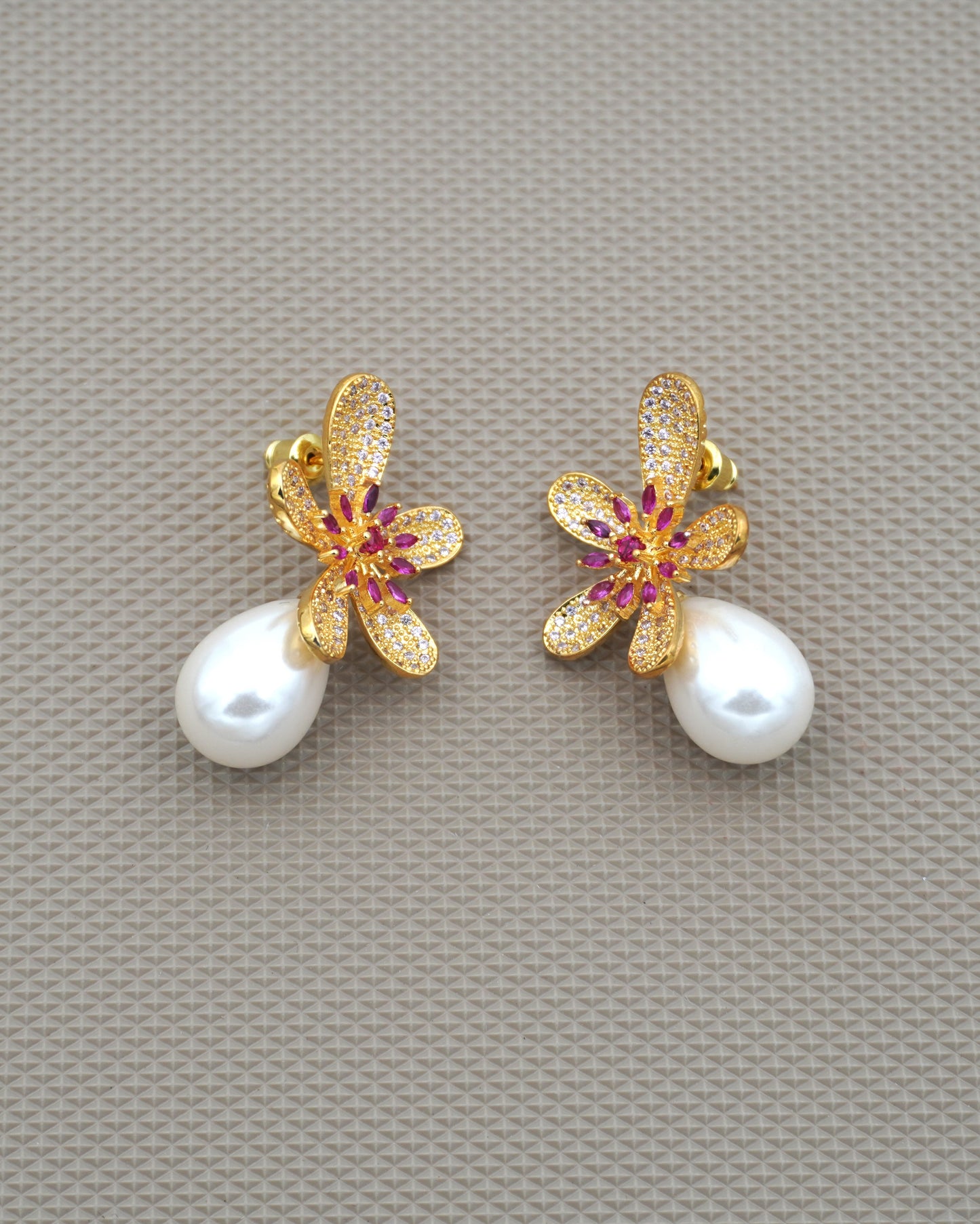 MULTICOLOR ANGELY ZIRCONIA EARRINGS