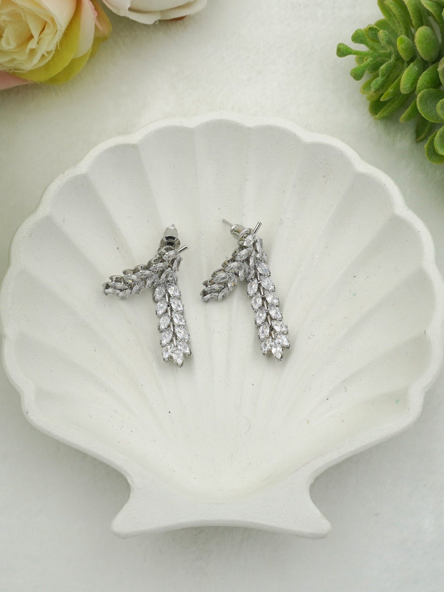 WHITE ARIANA ZIRCONIA EARRINGS