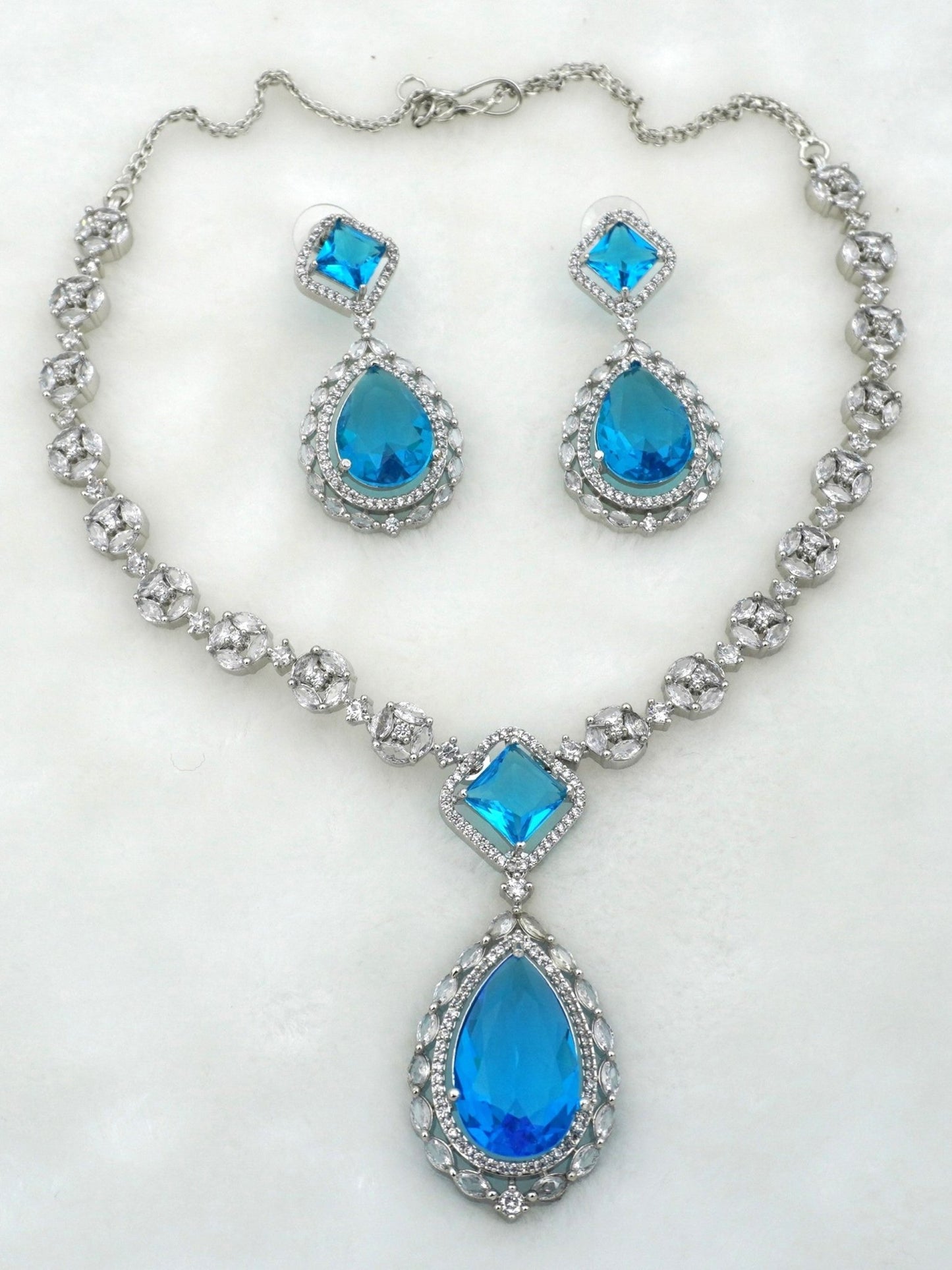 BLUE LISA NECKLACE SET - Jewels of Iva