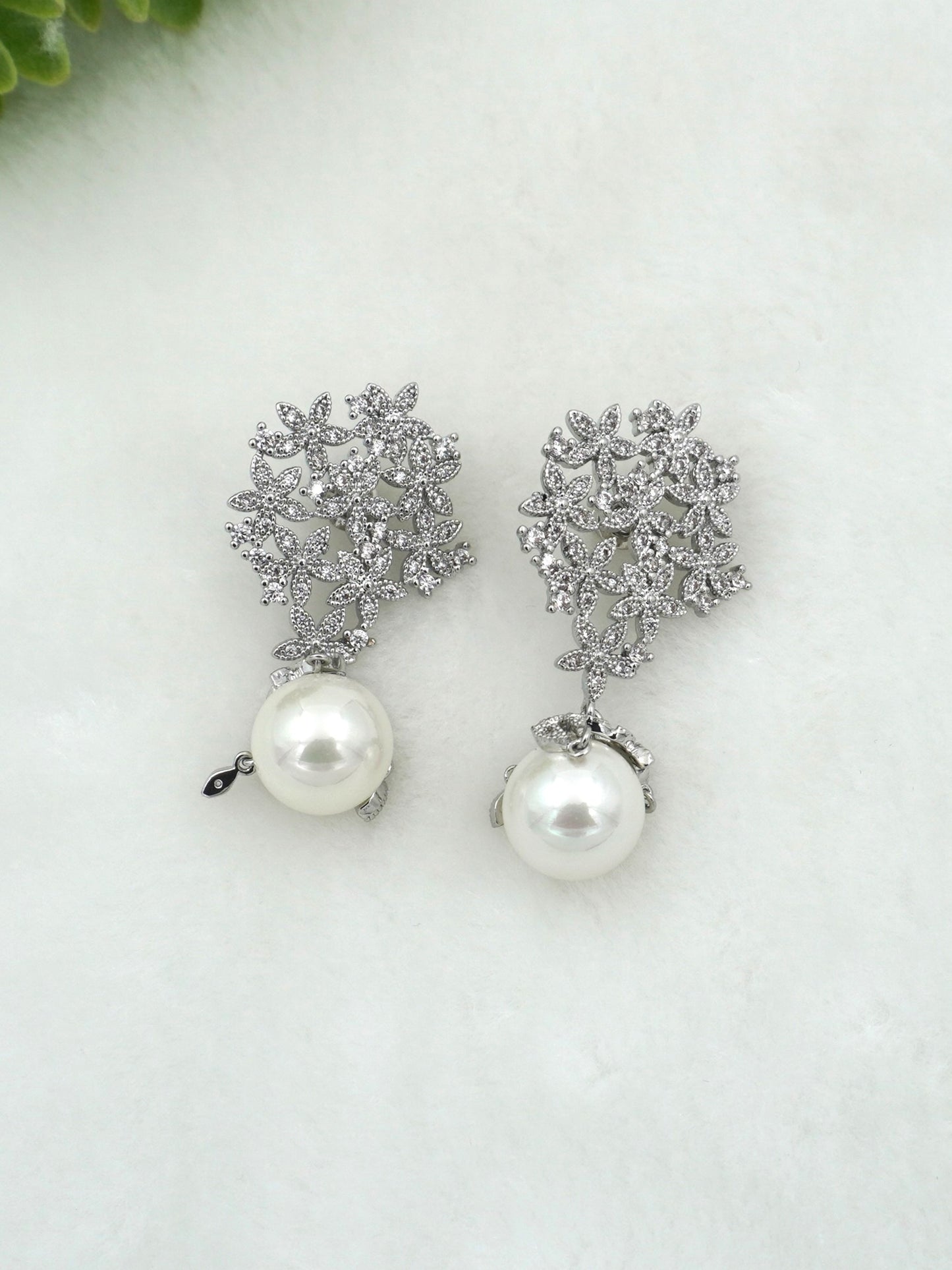 SILVER GALA ZIRCONIA EARRINGS
