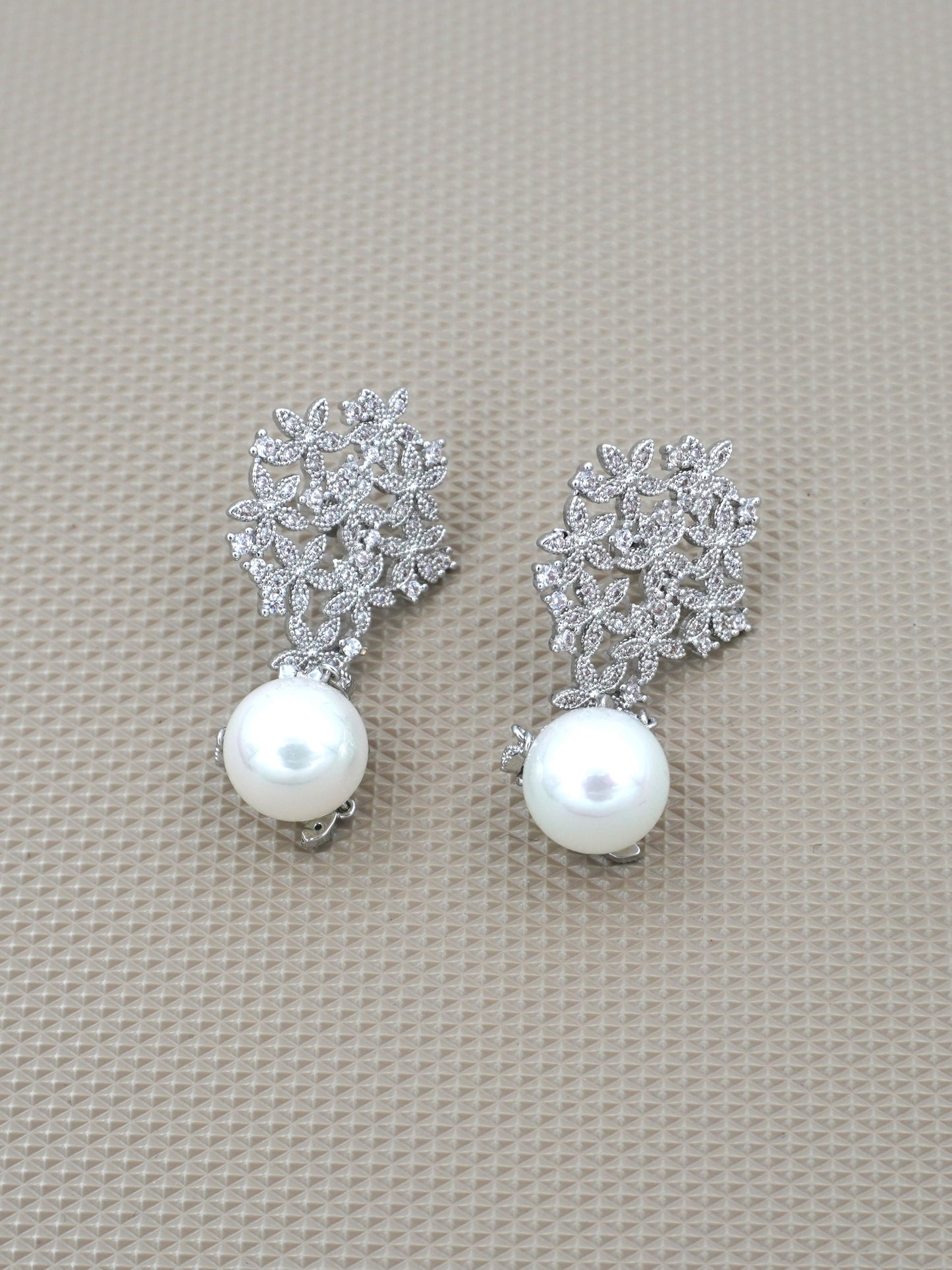 SILVER GALA ZIRCONIA EARRINGS