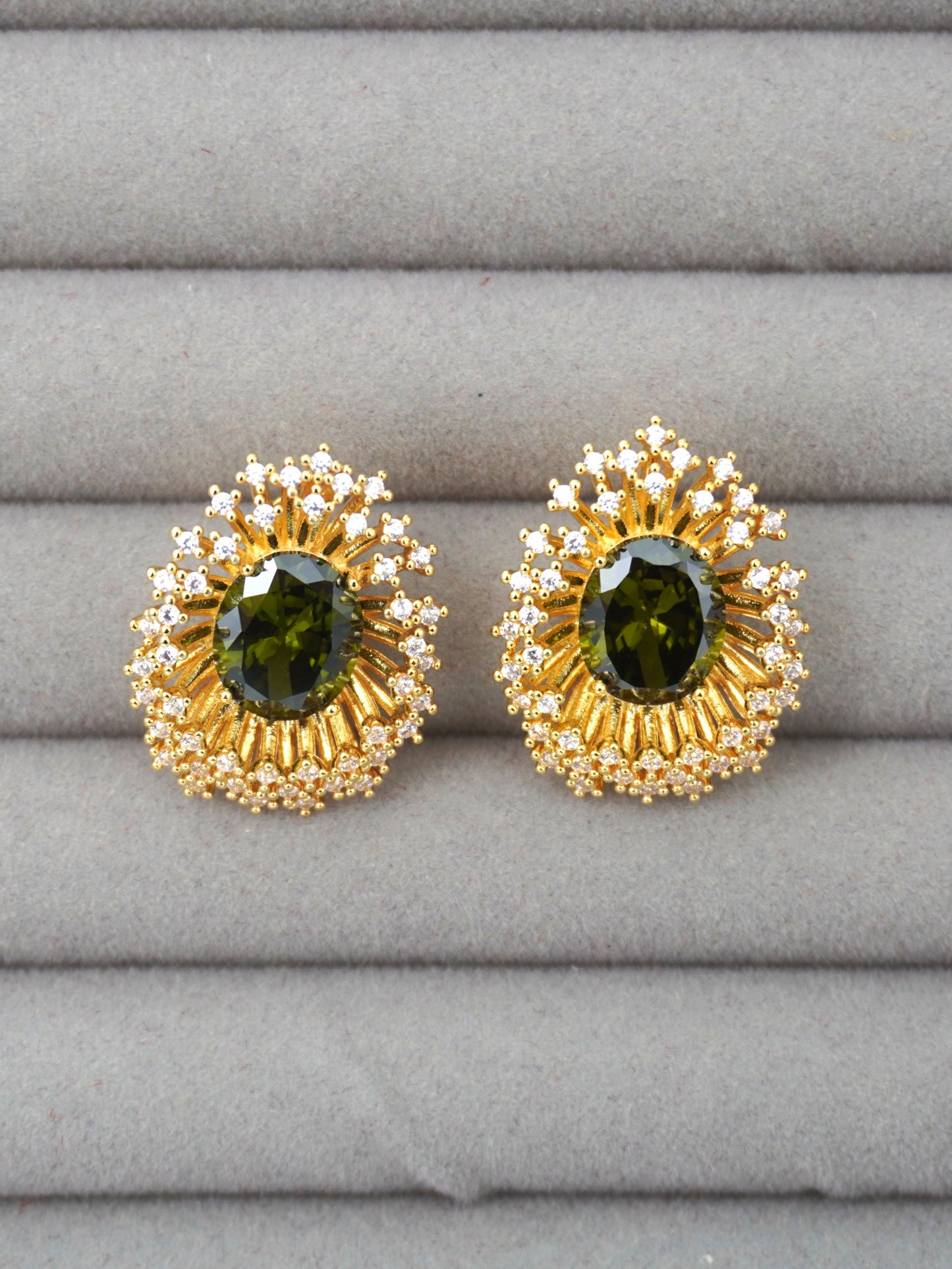 GREEN LAUREL ZIRCONIA EARRINGS