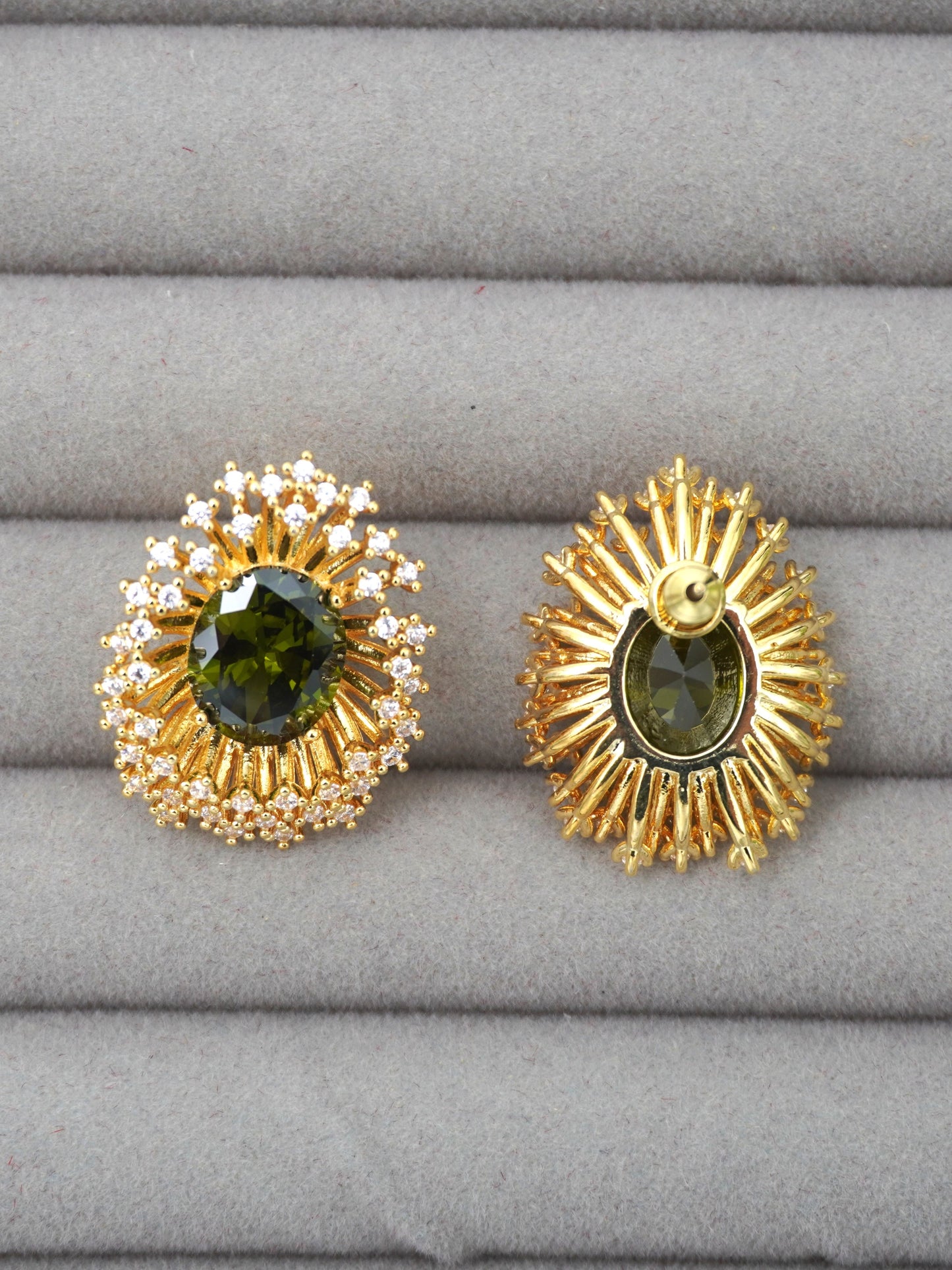 GREEN LAUREL ZIRCONIA EARRINGS