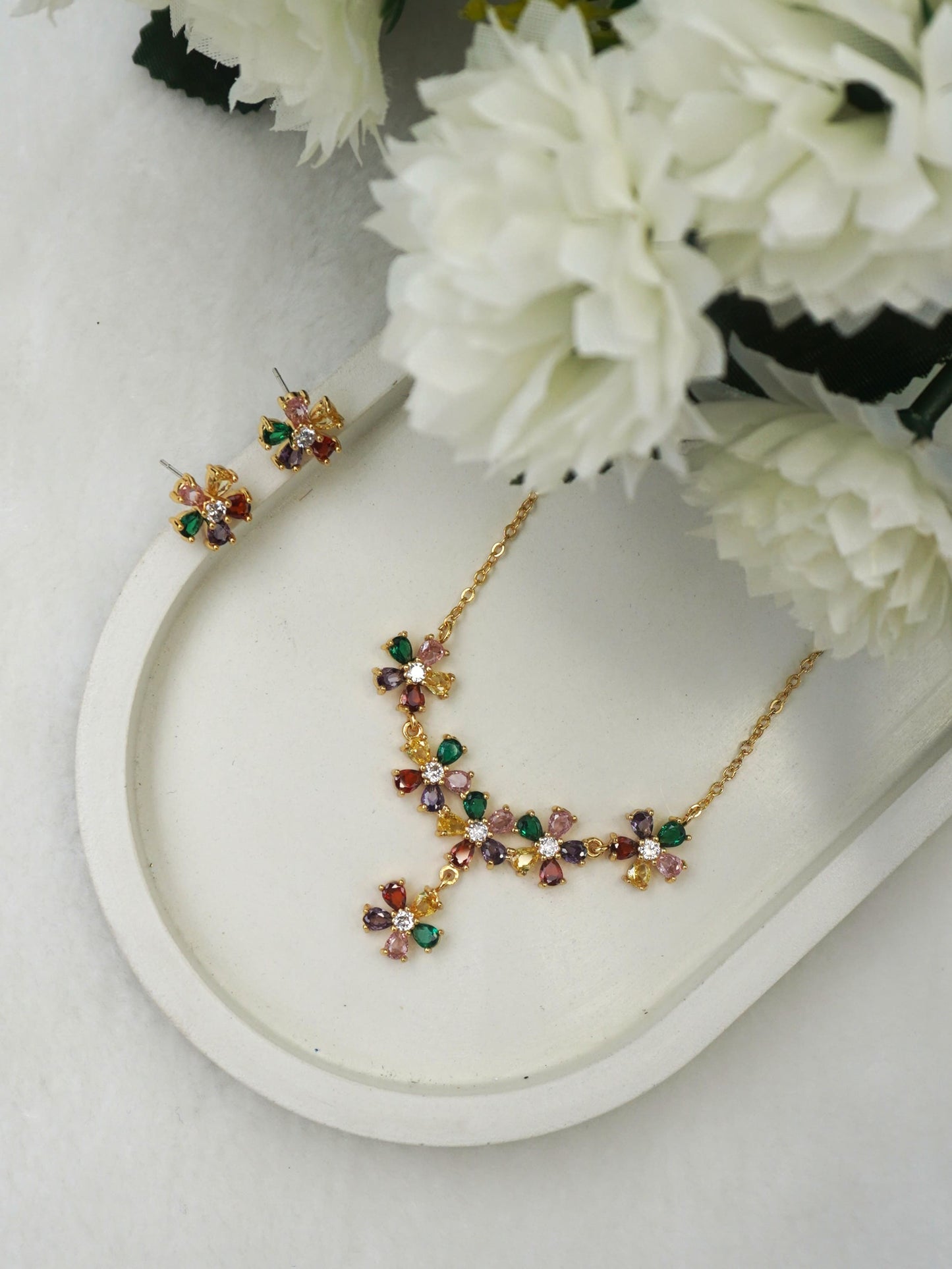 MULTICOLOUR SIYA PENDANT SET