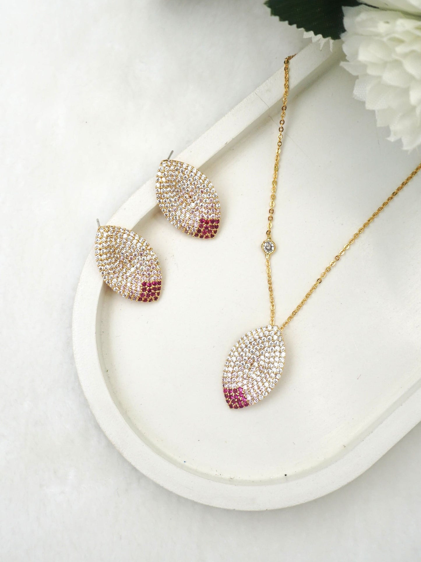 GOLD GWEN PENDANT SET