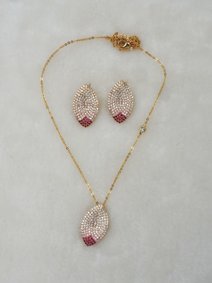 GOLD GWEN PENDANT SET