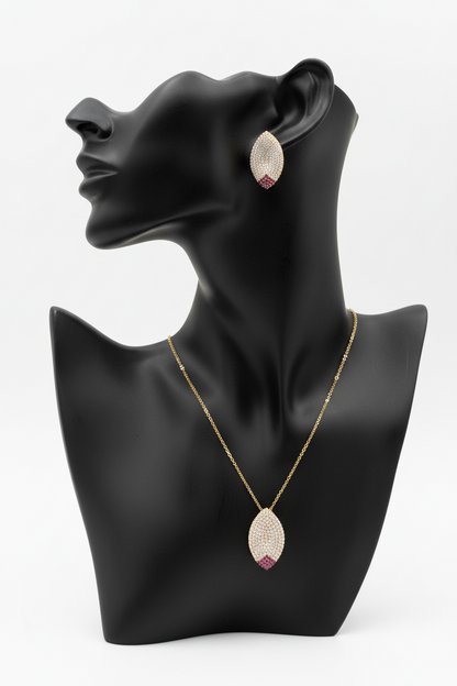 GOLD GWEN PENDANT SET