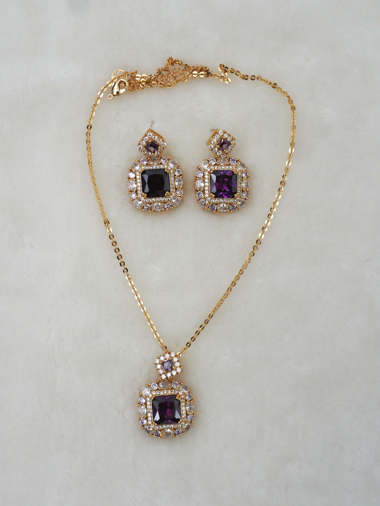PURPLE NIHA PENDANT SET