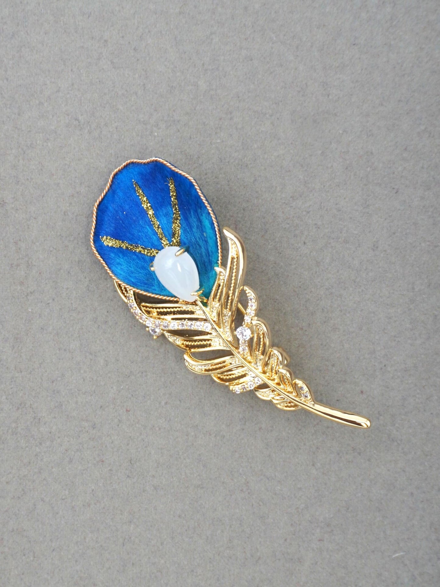 BLUE FREYA BROOCH