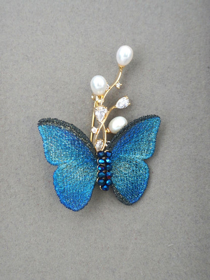 BLUE ALMA BROOCH