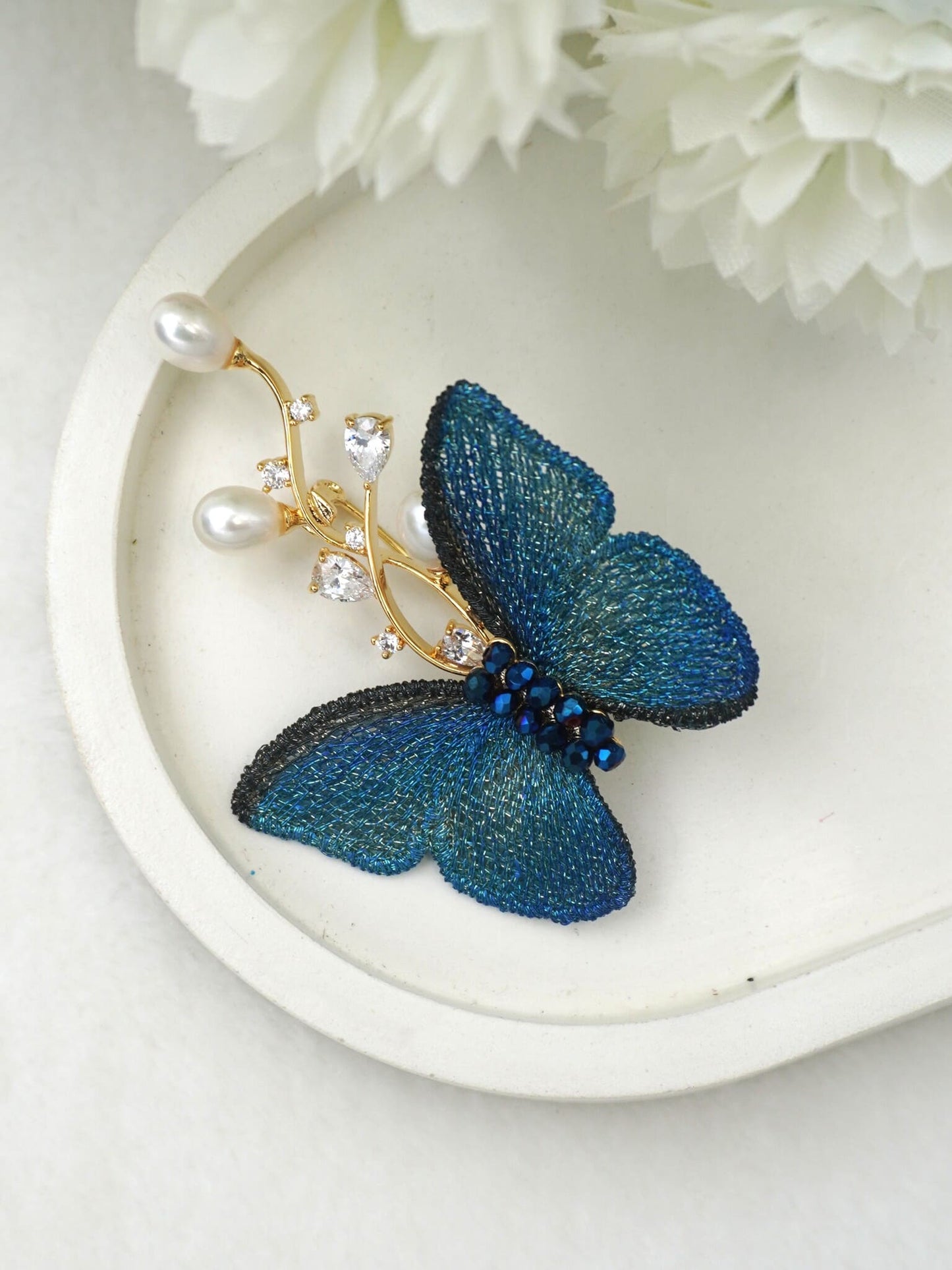 BLUE ALMA BROOCH