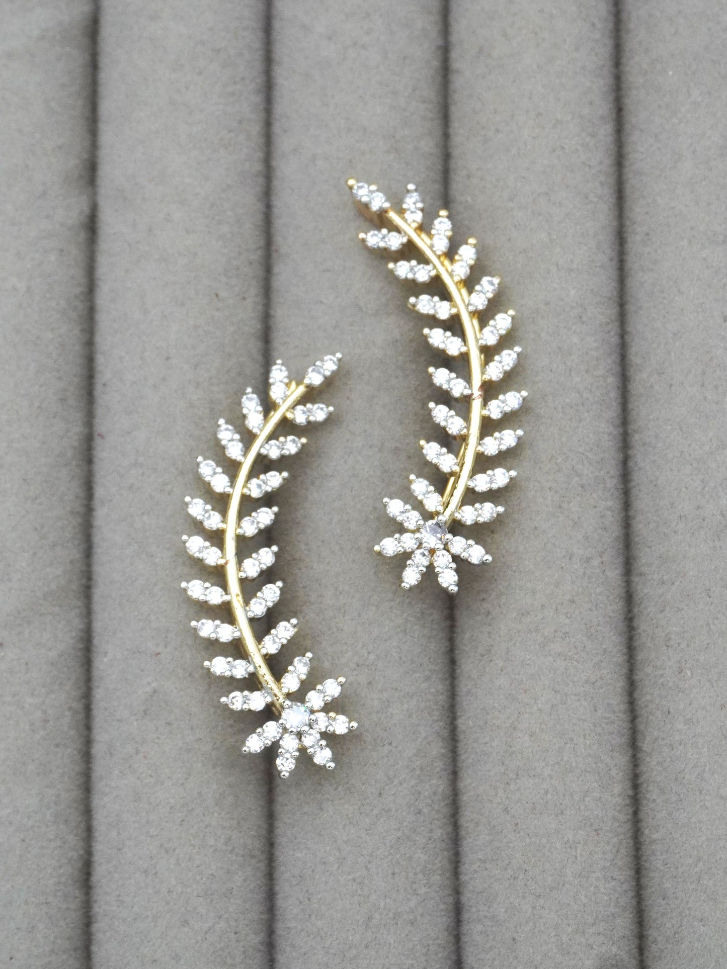 WHITE ADVITA ZIRCONIA EARCUFFS