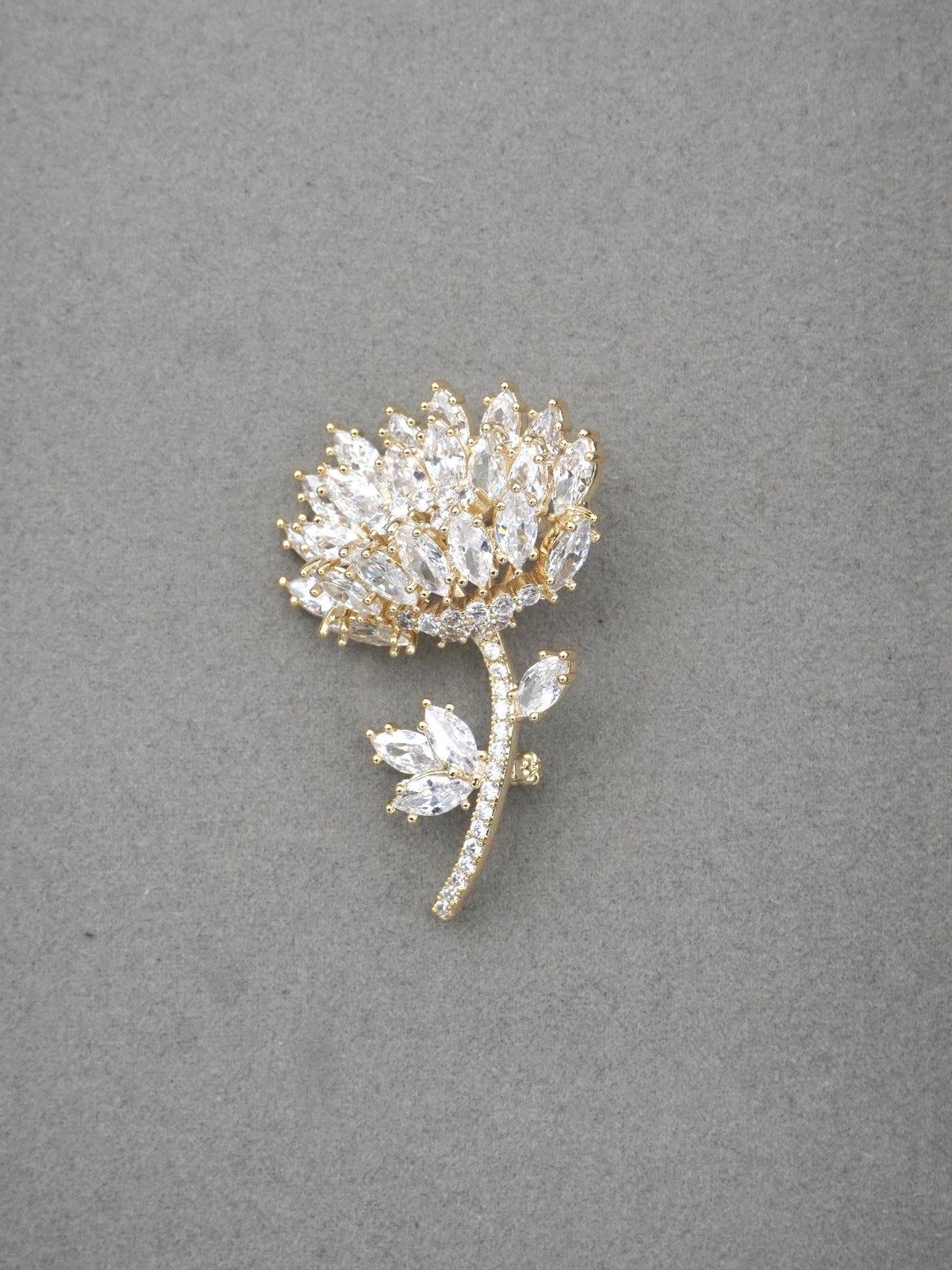 WHITE SOLARIA ZIRCONIA BROOCH