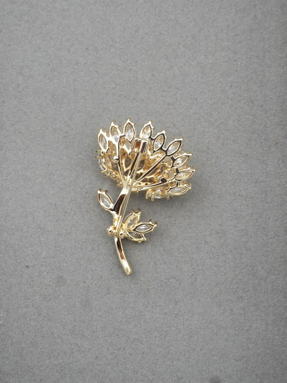 WHITE SOLARIA ZIRCONIA BROOCH