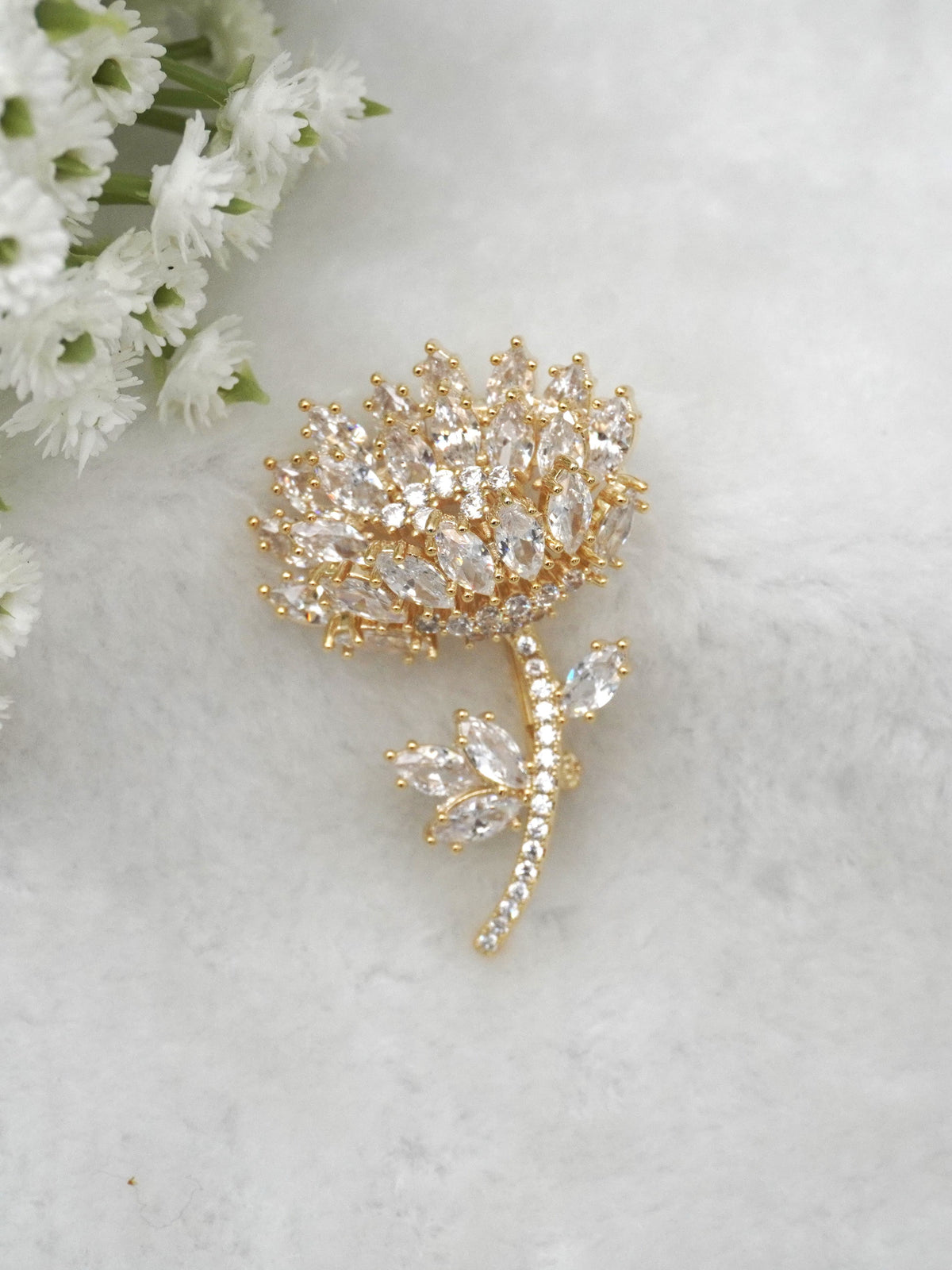WHITE SOLARIA ZIRCONIA BROOCH