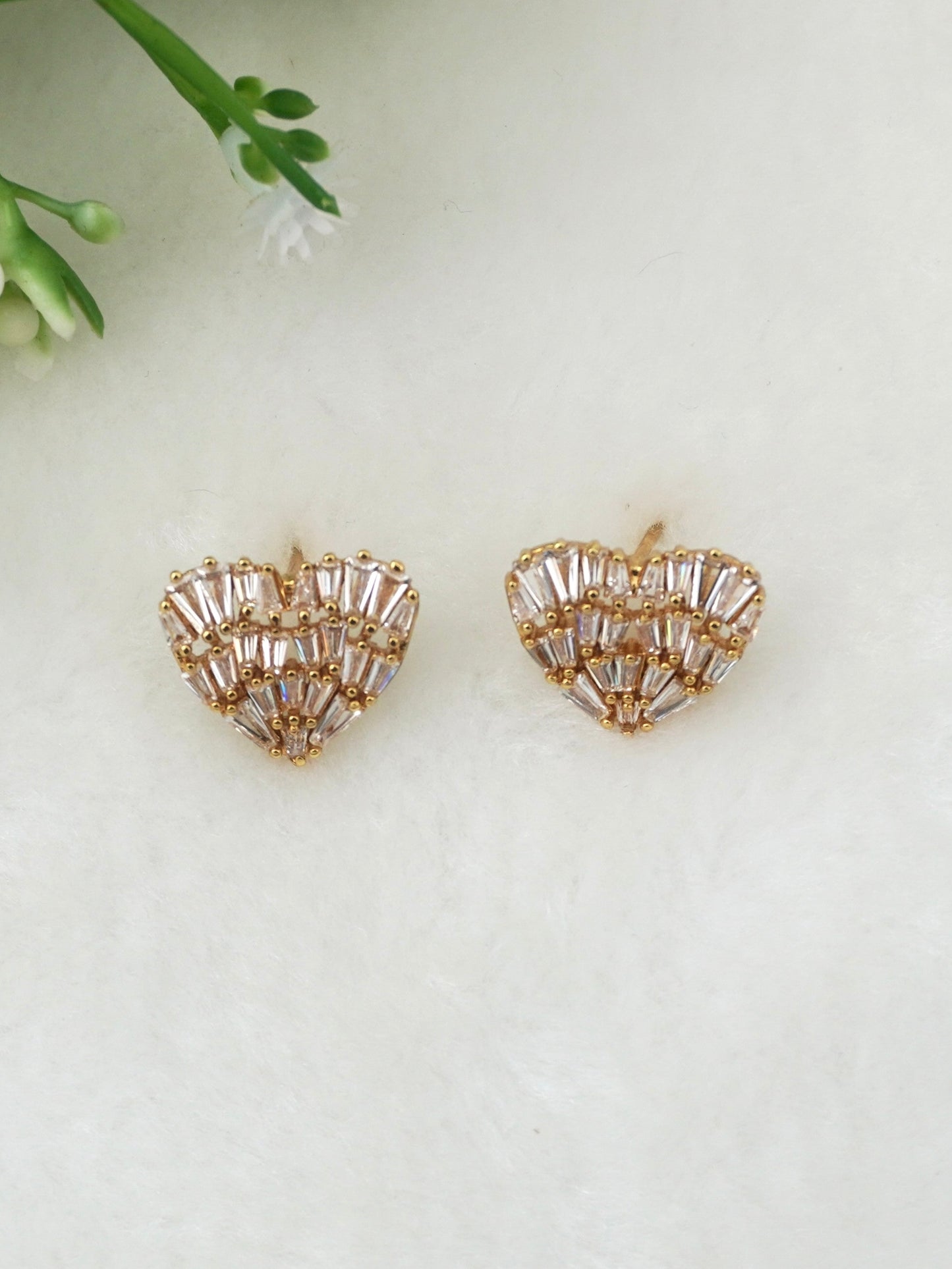GOLD AMOR ZIRCONIA STUDS