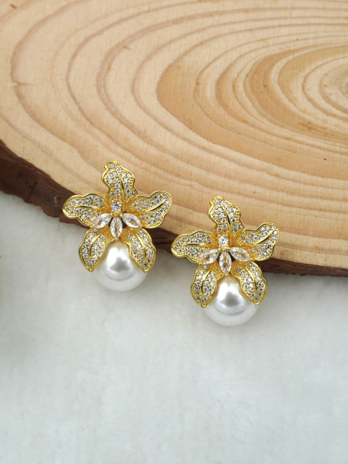GOLD LILLY ZIRCONIA STUDS